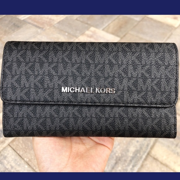 Gaby’sBags👜💕-NWT Michael Kors Trifold Wallet - Picture 1 of 5